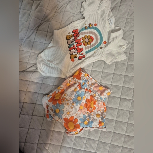 Floral Baby Onesie and Bloomers Set - Picture 1 of 2